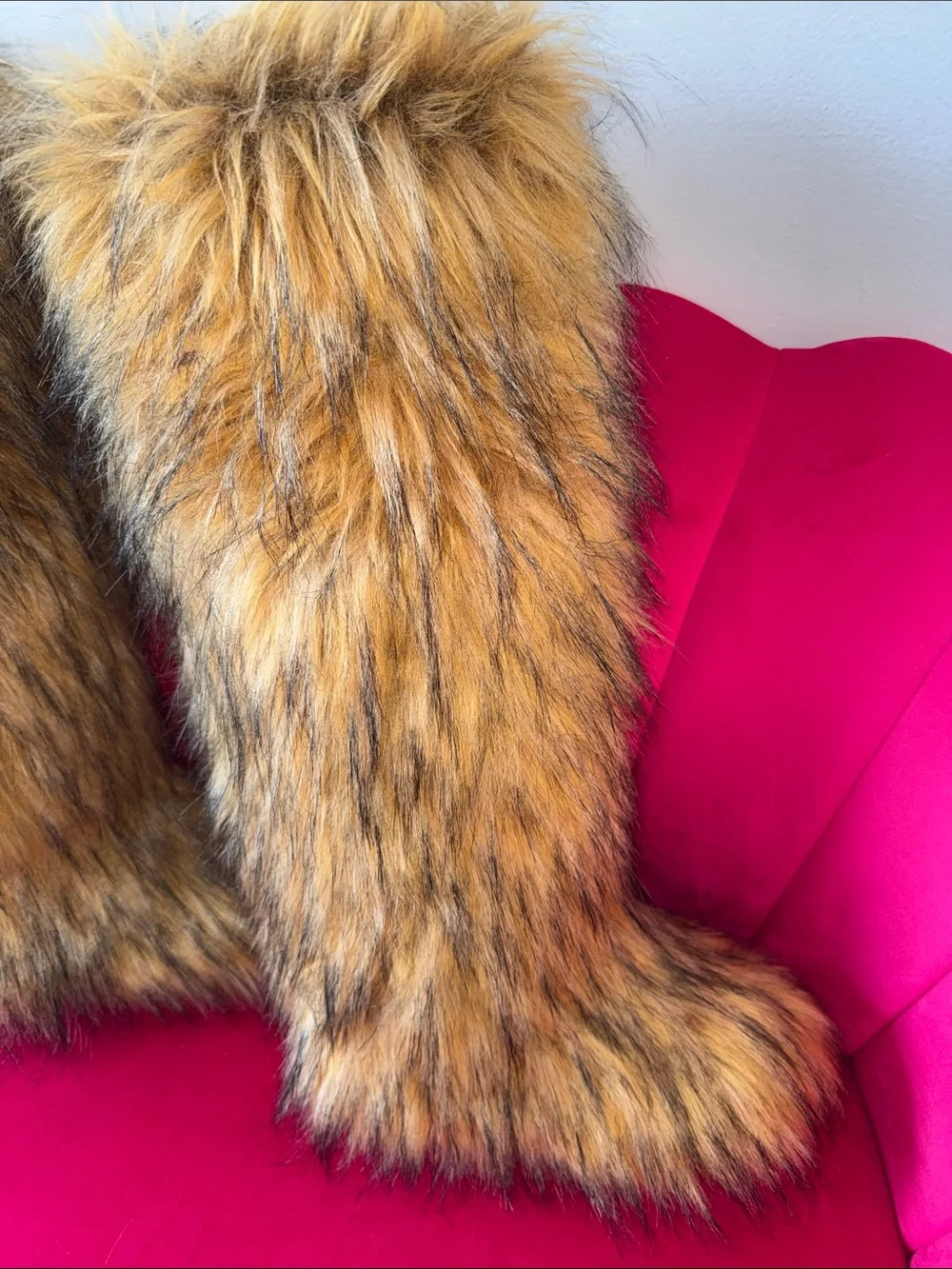 Women’s thigh high faux fur boots 🤎